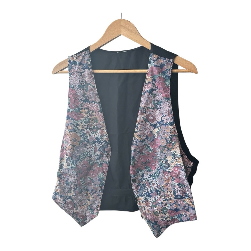 Floral Patterned Vest - Picture 2 of 6